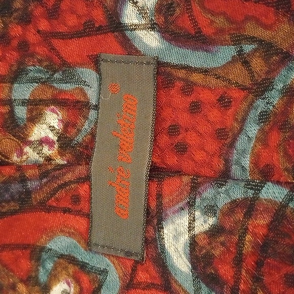 Vintage Valentino Men's Silk Tie with geometric design. - Picture 7 of 9